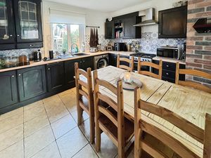 Kitchen- click for photo gallery